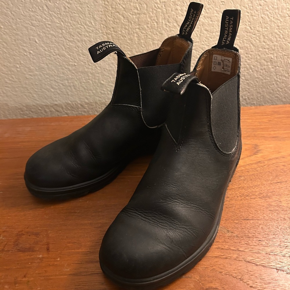 Blundstone Black Leather Chelsea Boots